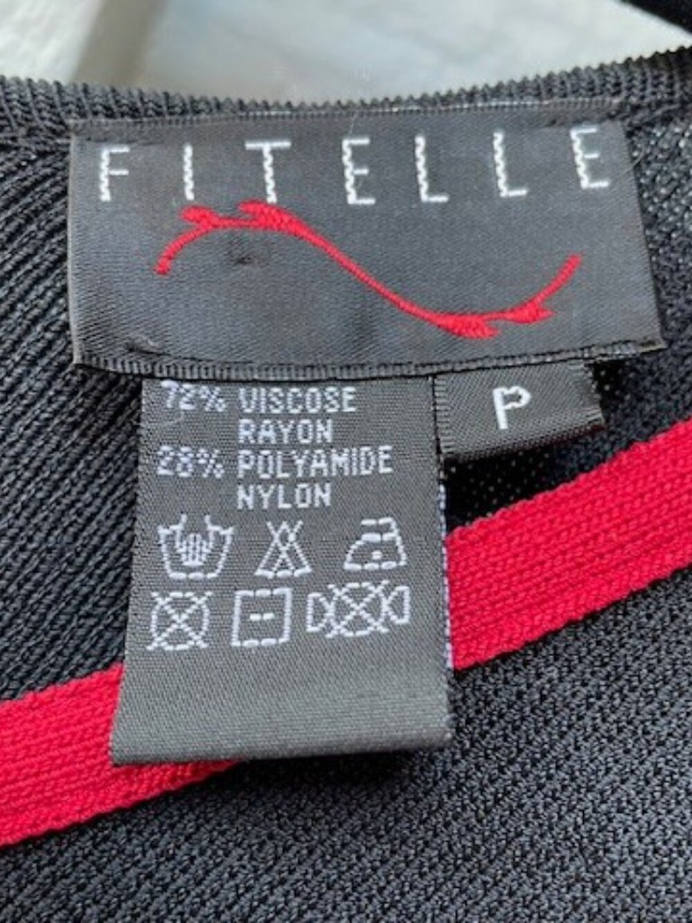 Fitelle Sweater Top Black and Red, Ribbed - Picture 4 of 4